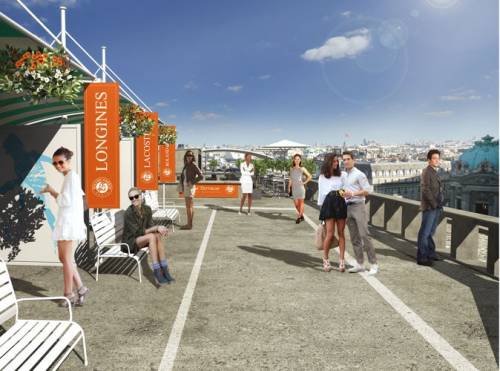 roland garros sur les toits de paris des gens sur les stands roland garros sur le toit de la galerie lafayette