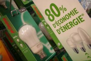 ampoule à économie d'énergie une ampoule à économie d'énergie pour 80% d'économie