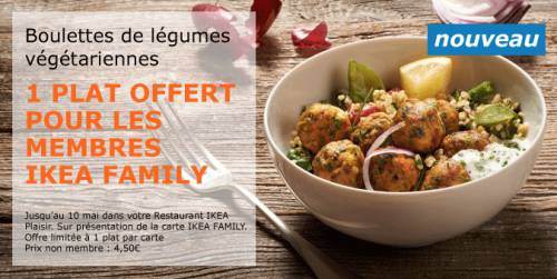 ikea offre en restaurant un plat de boulettes de légumes végétariennes sur simple présentation de la carte ikea family